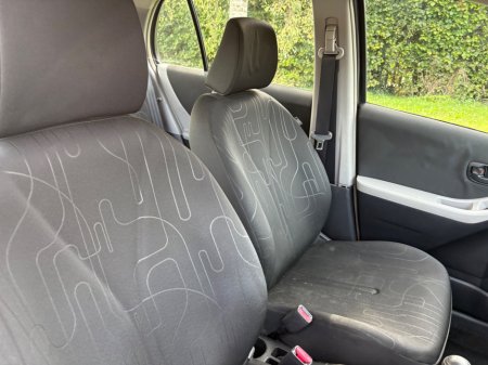 2010 Toyota Yaris - photo 17