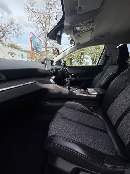 2018 Peugeot 5008 - photo 19