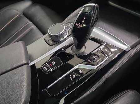 2022 BMW 5-Series - photo 10