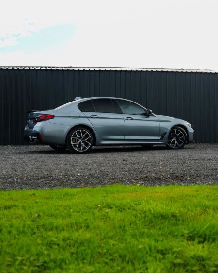 2021 BMW 5-Series - photo 8