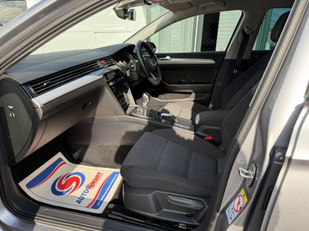 2022 Volkswagen Passat - photo 16