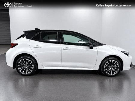 2025 Toyota Corolla - photo 3