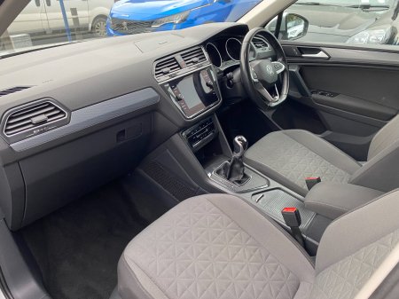 2021 Volkswagen Tiguan - photo 12
