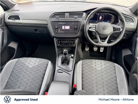 2023 Volkswagen Tiguan - photo 2