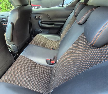 2015 Toyota Aqua - photo 12