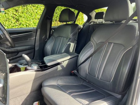 2021 BMW 5-Series - photo 6