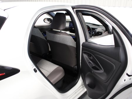 2021 Toyota Yaris - photo 27