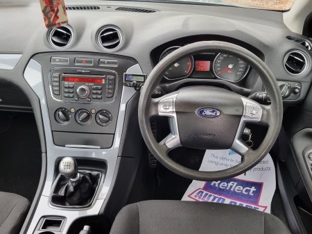 2014 Ford Mondeo - photo 21
