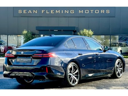 2026 BMW 5-Series - photo 4