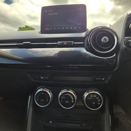 2016 Mazda Demio - photo 18