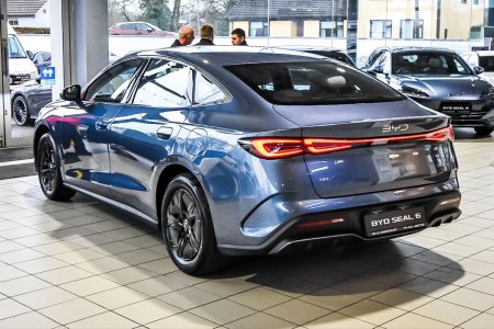 2026 BYD Seal 6 - photo 2