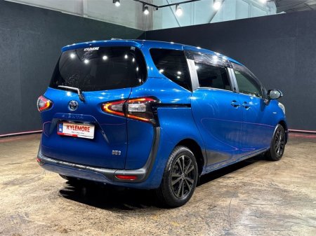 2017 Toyota Sienta - photo 3