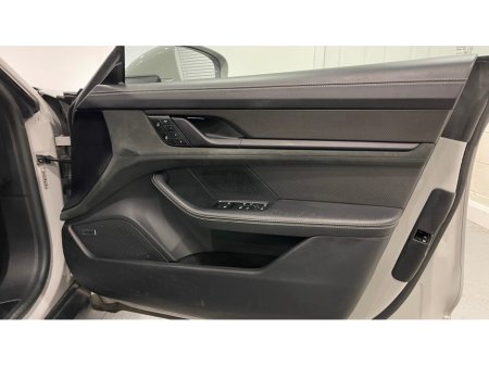 2023 Porsche Taycan - photo 27