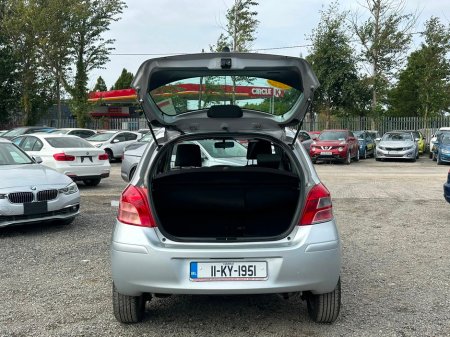 2011 Toyota Yaris - photo 16