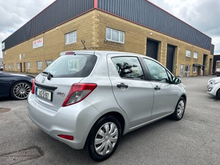 2014 Toyota Yaris - photo 4