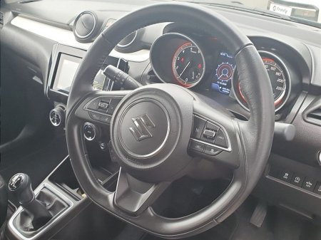 2020 Suzuki Swift - photo 12