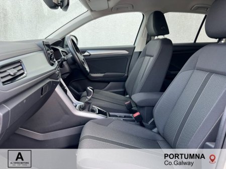 2023 Volkswagen T-Roc - photo 4