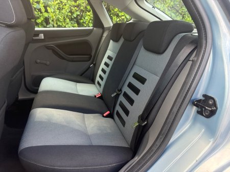 2010 Ford Focus - photo 11