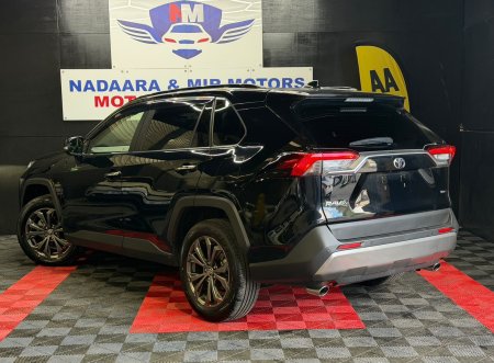 2025 Toyota RAV4 - photo 10