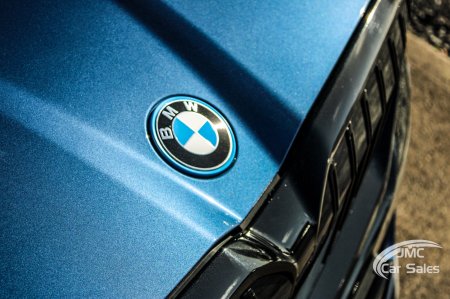 2025 BMW 5-Series - photo 8