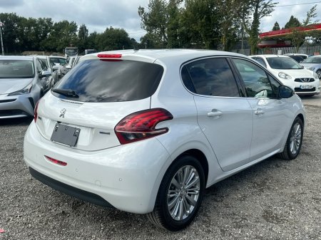 2017 Peugeot 208 - photo 6