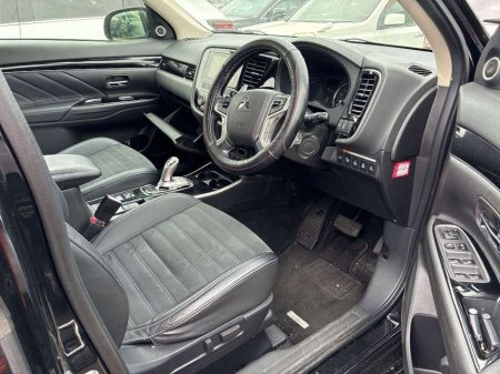 2018 Mitsubishi Outlander - photo 2
