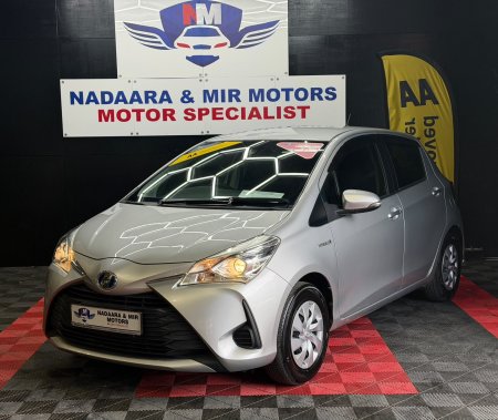 2017 Toyota Vitz - photo 16
