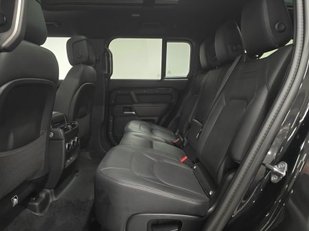 2024 Land Rover Defender - photo 4
