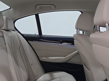 2021 BMW 5-Series - photo 22