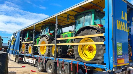 2000 John Deere 1