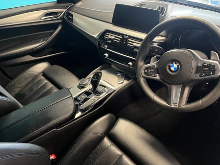 2017 BMW 5-Series - photo 10