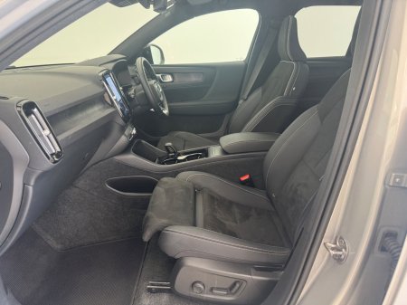2023 Volvo XC40 - photo 5