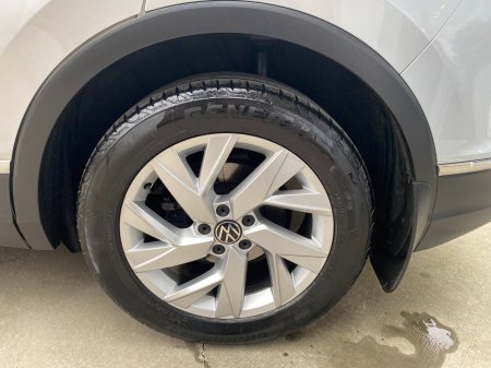 2021 Volkswagen Tiguan - photo 8