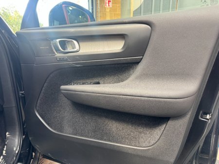 2022 Volvo XC40 - photo 16