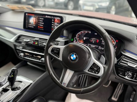 2022 BMW 5-Series - photo 11