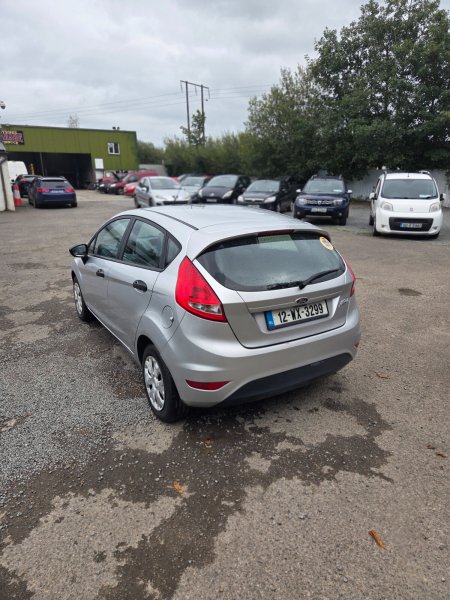 2012 Ford Fiesta - photo 12