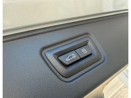 2025 BMW 5-Series - photo 41