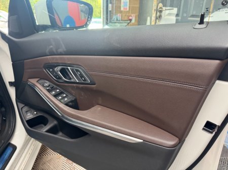 2022 BMW 3-Series - photo 18