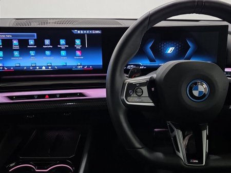 2024 BMW 5-Series - photo 17