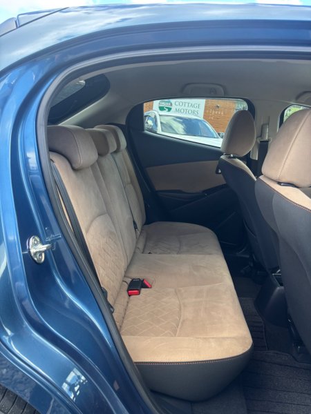 2017 Mazda Demio - photo 17
