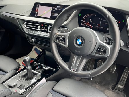 2024 BMW 1-Series - photo 16