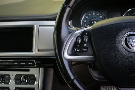 2013 Jaguar XF - photo 15