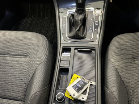 2020 Volkswagen Golf - photo 34