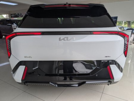 2026 Kia EV4 - photo 3
