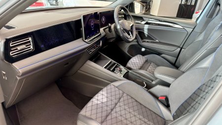 2025 Volkswagen Tiguan - photo 11