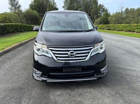 2015 Nissan Serena - photo 2