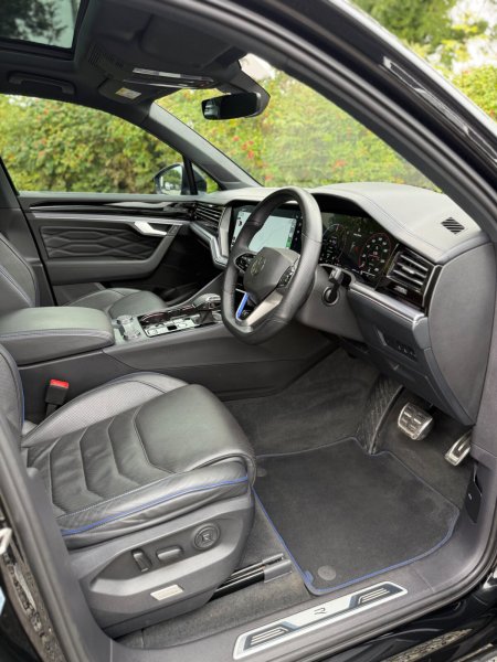 2024 Volkswagen Touareg - photo 24