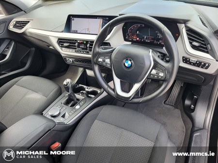 2022 BMW 1-Series - photo 8