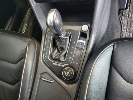 2020 Volkswagen Tiguan - photo 19