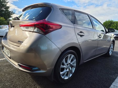 2016 Toyota Auris - photo 3